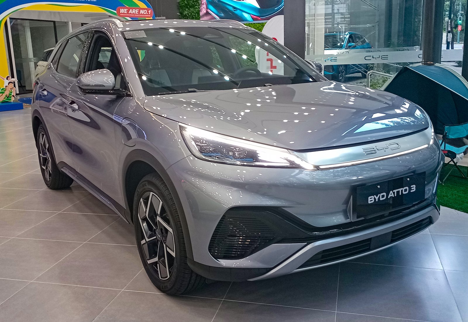 BYD Atto 3 2024 — front three-quarter view