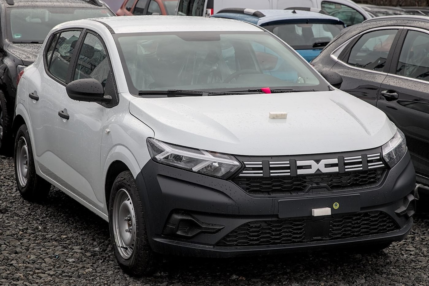 Dacia Sandero 2024 — front three-quarter view