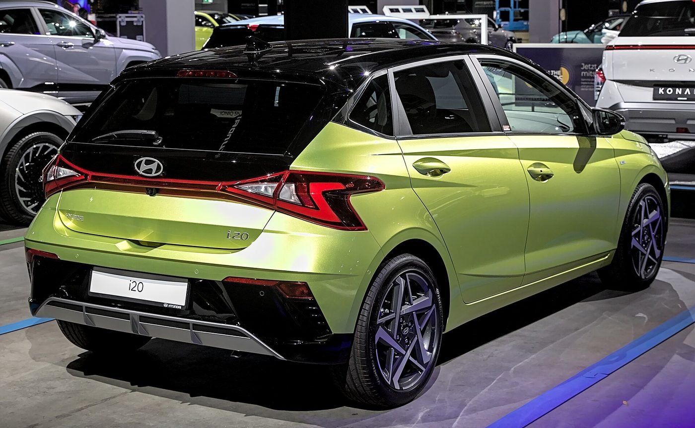 Hyundai i20 2024 — front three-quarter view