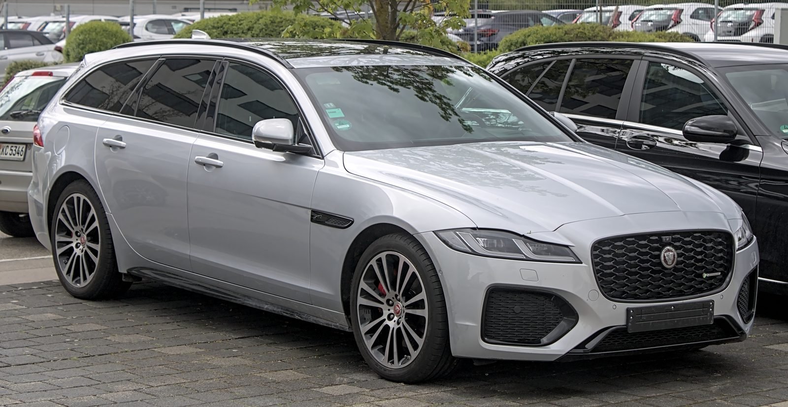 Jaguar XF 2024 — front three-quarter view