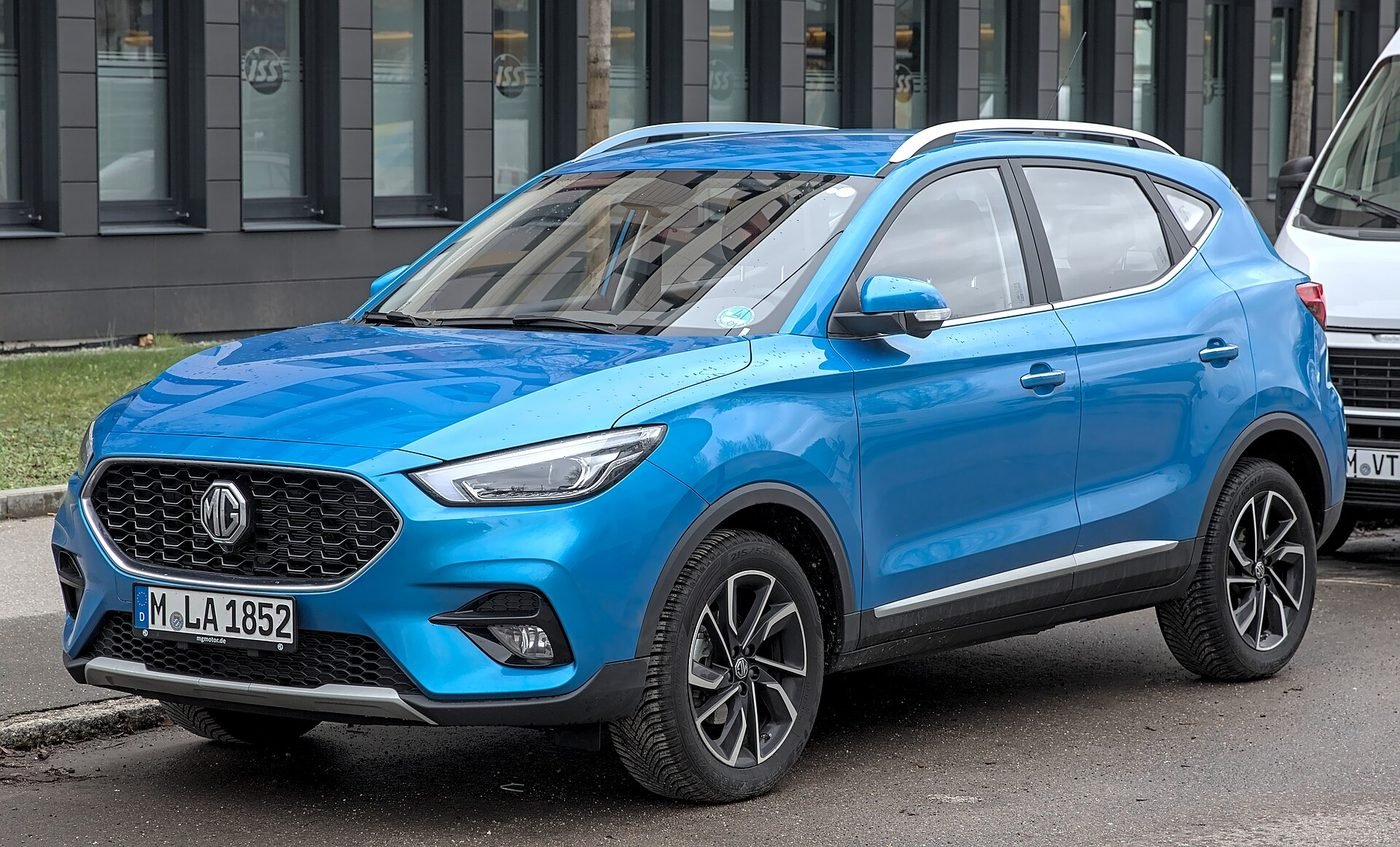 MG ZS 2024 — front three-quarter view