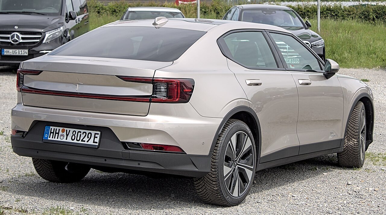 Polestar 2 2024 — front three-quarter view