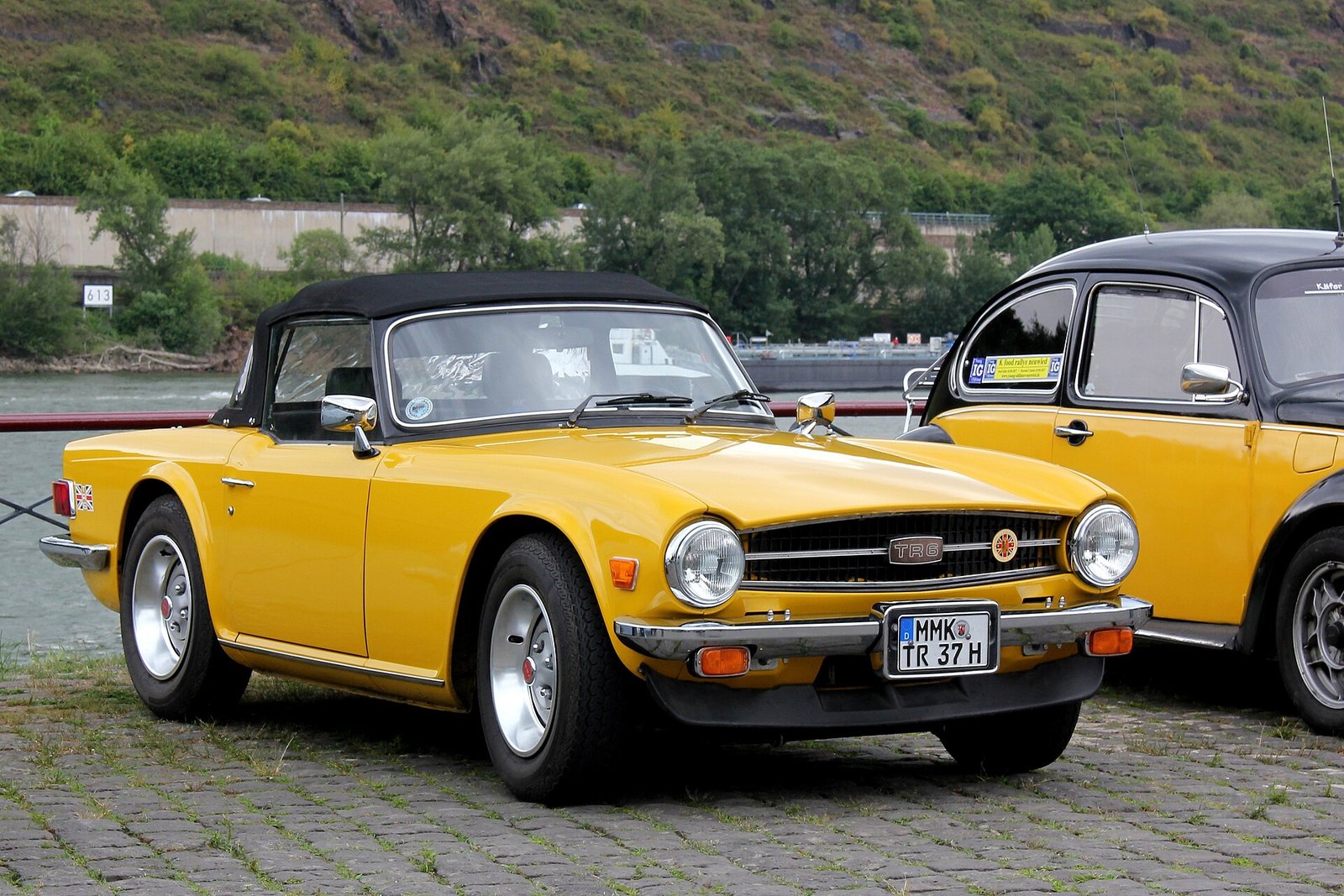 Triumph TR6 1970 — front three-quarter view